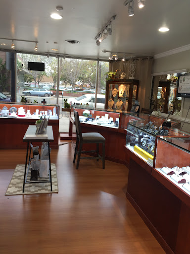 Gems & Jewels Custom Engagement Rings