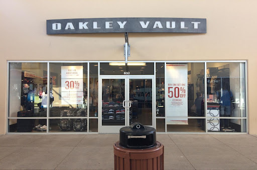 OAKLEY VAULT