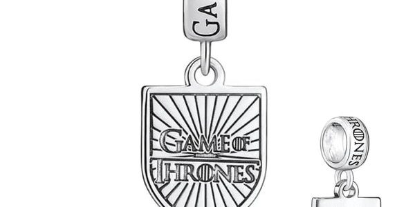 Joyas The Throne: Elegancia Real, Collares y Anillos de Oro y Diamantes