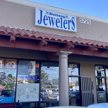 Joyas de arándano: elegancia azul y estilo de Blueberry Jewelers