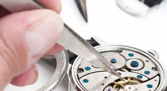 Deivy: Reparación de Relojes de Lujo y Joyería de Alta Calidad