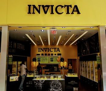 Tienda Invicta en Plaza Las Américas – Relojes de lujo y estilo en el corazón comercial
