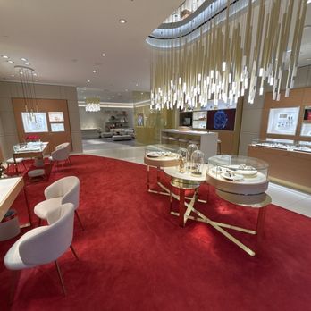 OMEGA Boutique en La Cantera Shops – Moda de lujo, estilo exclusivo y compras elegantes