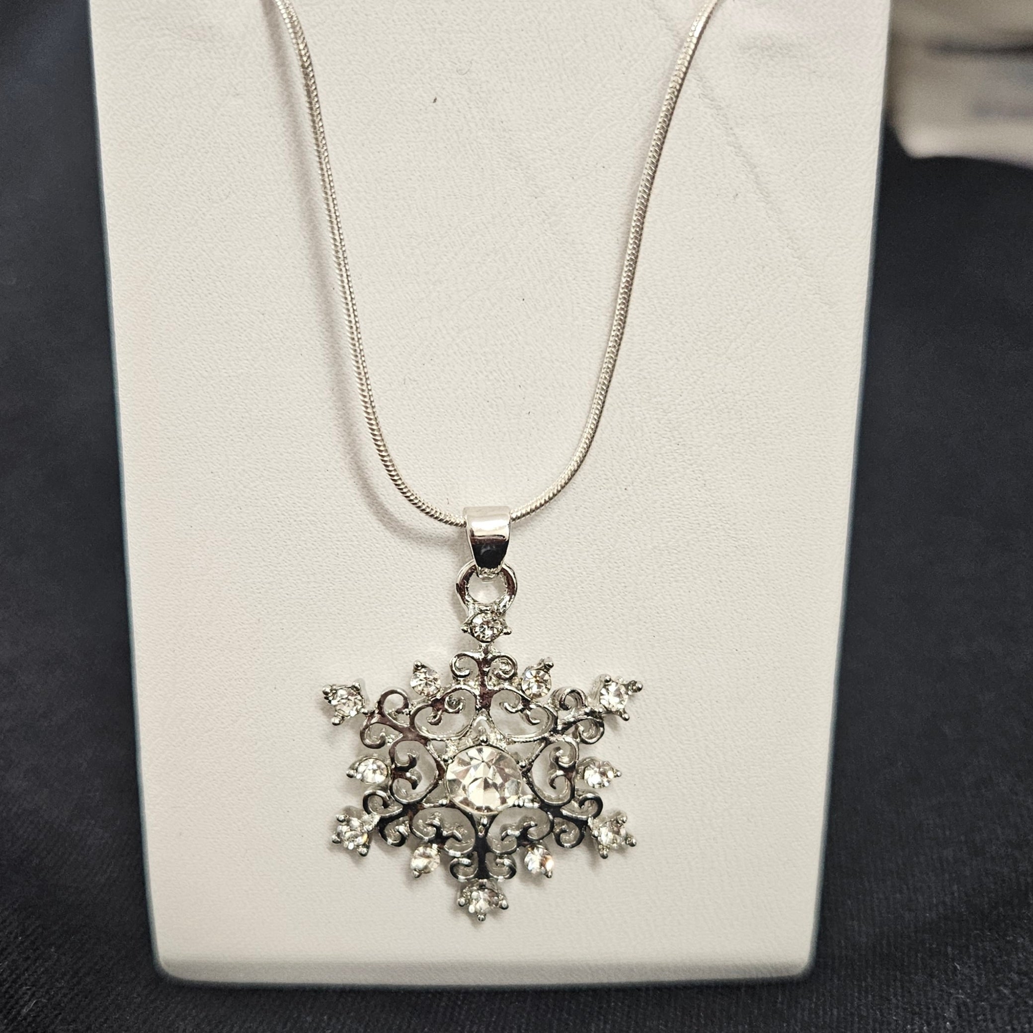 Joyas y tesoros artesanales de Kern Valley – Joyería única y accesorios de alta calidad