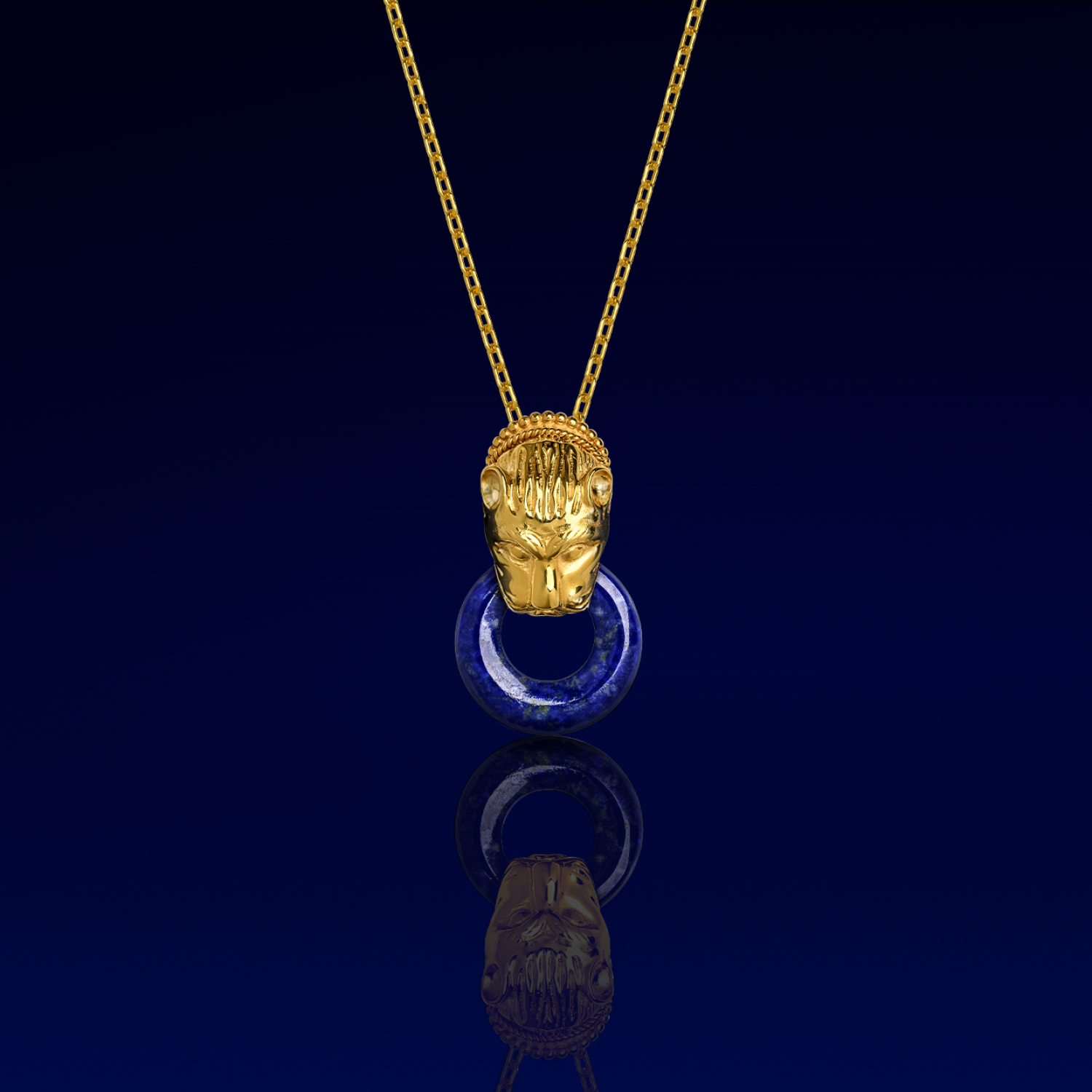 Joyería de Oro con León Dorado: Elegante Collar y Anillos de Alta Calidad
