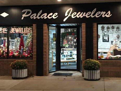 Relojes de lujo en Watch Palace Jewelers - ALAM JEWELERS | Compra colecciones exclusivas