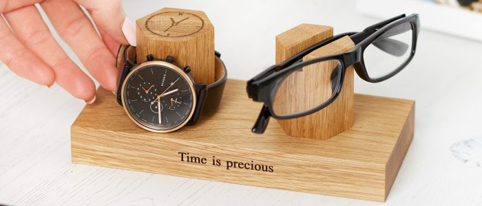 Accesorios de moda: relojes y gafas para estilo de vida y tiempo perfecto