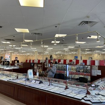 Joyas de lujo en Wayne Jewelry Exchange: diamantes, anillos y collares exclusivos