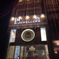 Joyas de lujo de LM Jewelers: anillos de diamante y relojes exclusivos