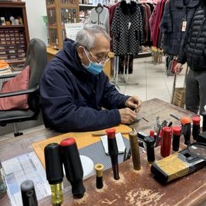 Nhat Thanh: Regalos, Cosméticos y Reparación de Relojes – ¡Calidad y Servicio Premium!