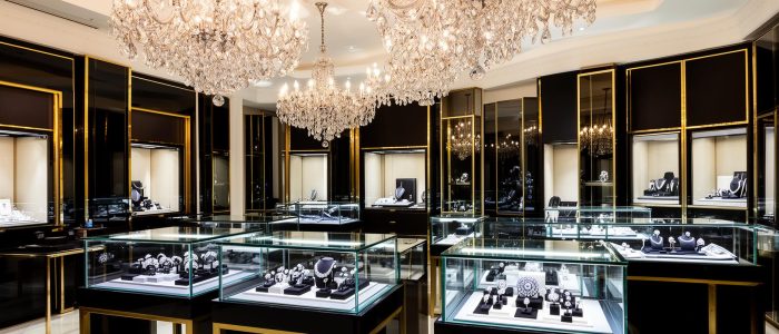 Frank Jewelers 1963 – Joyería Vintage del Siglo XX, Tienda Icónica y Anillos Clásicos