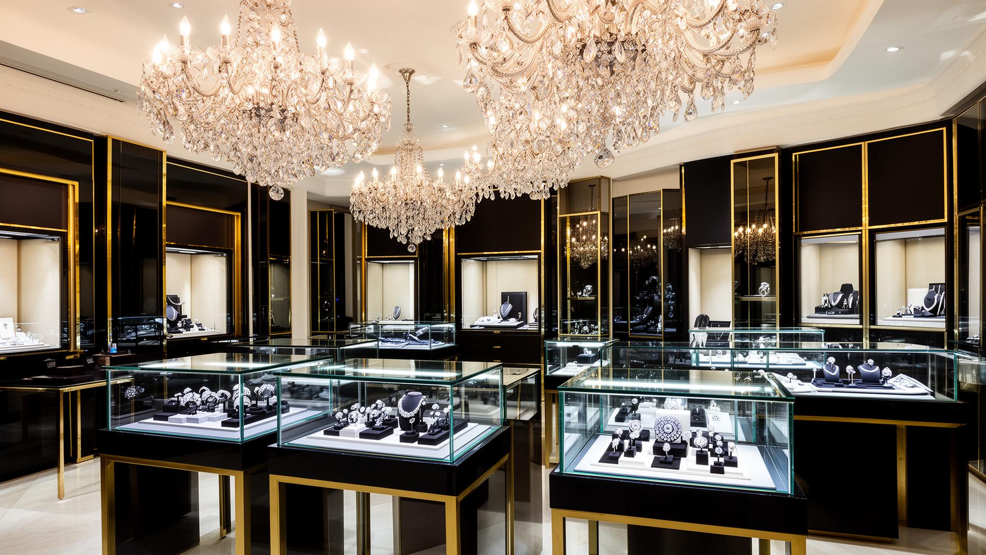 Frank Jewelers 1963 – Joyería Vintage del Siglo XX, Tienda Icónica y Anillos Clásicos