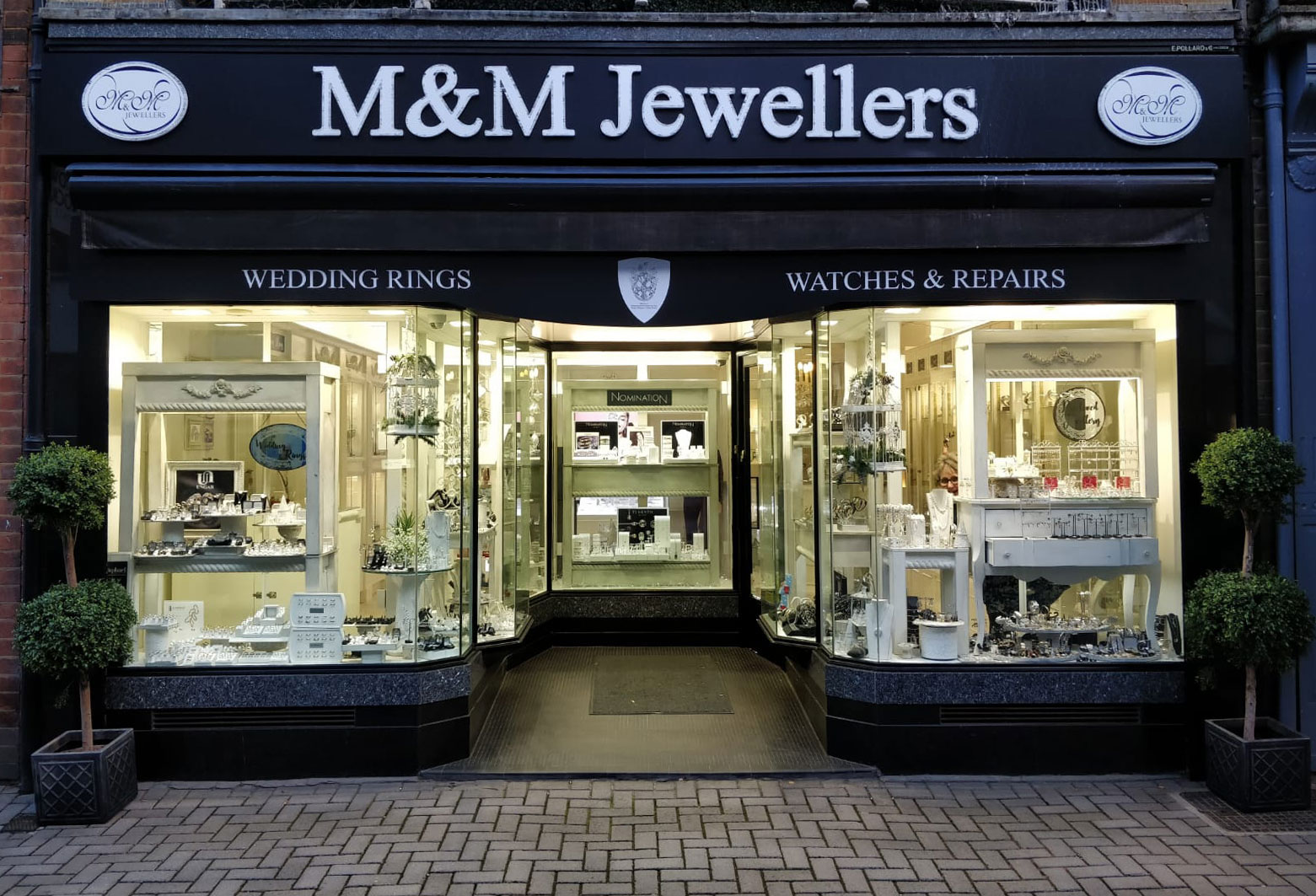 M & M Jewelers: Joyas de alta calidad, diseños exclusivos y elegancia – Tienda de joyería premium