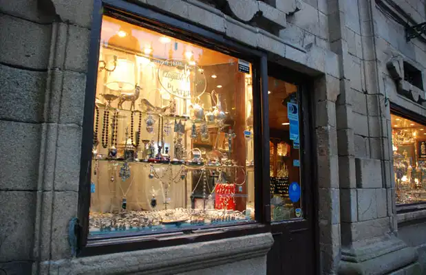 Joyas de Augusto: Joyería de lujo, diseños artesanales y estilo atemporal