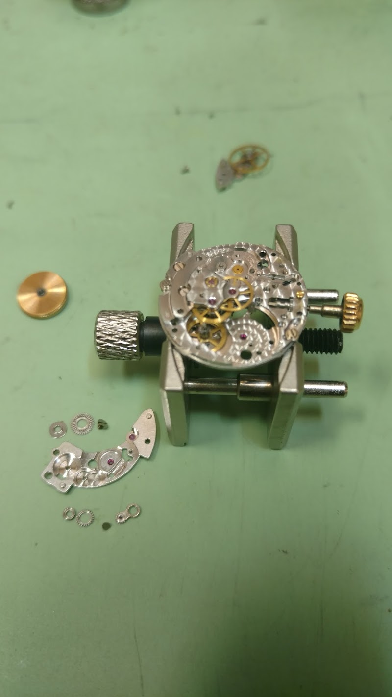 AmFix: Reparación profesional de joyas y relojes – Servicio rápido y confiable