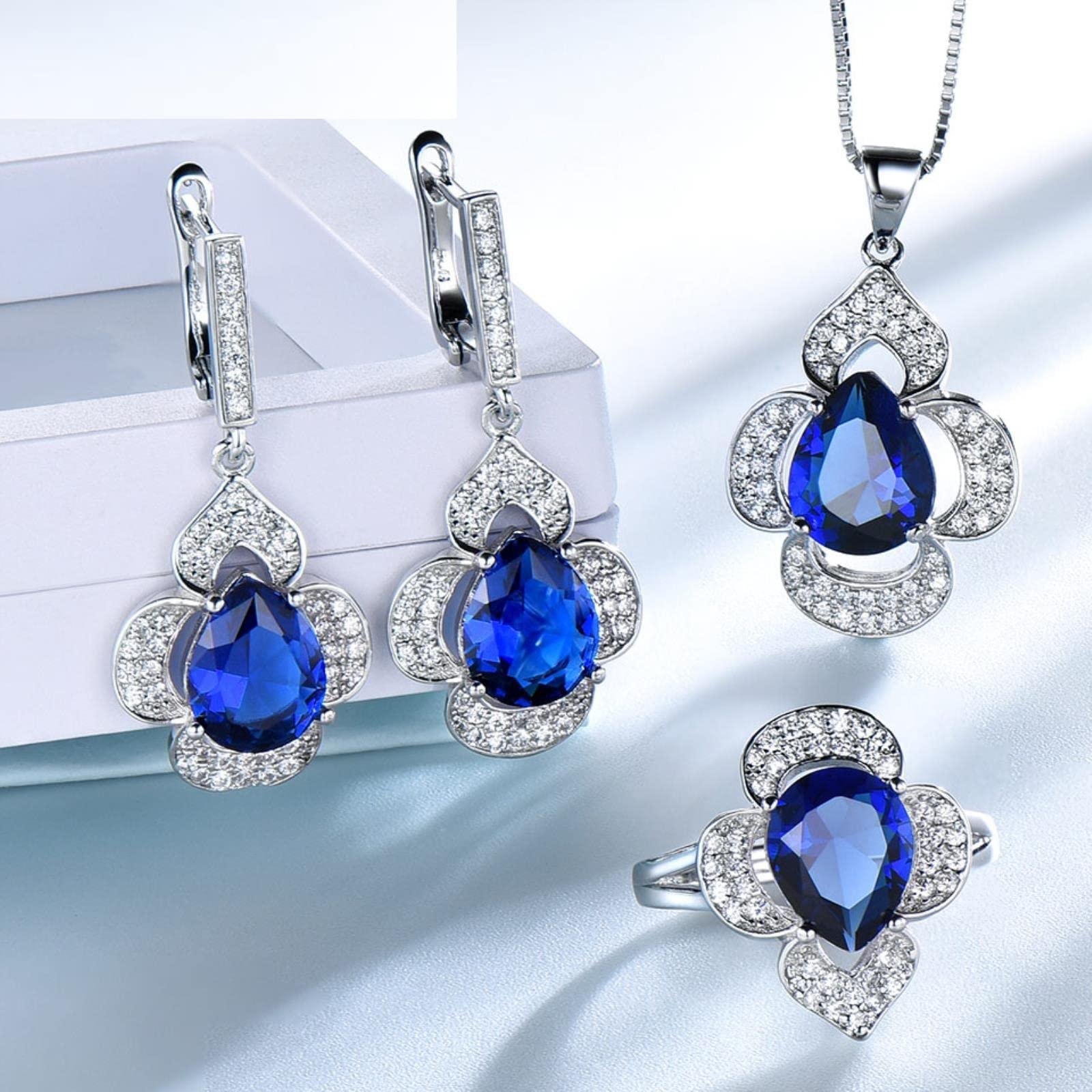 Joyería de Zafiro: Elegantes Anillos, Pendientes y Regalos de Piedra Preciosa