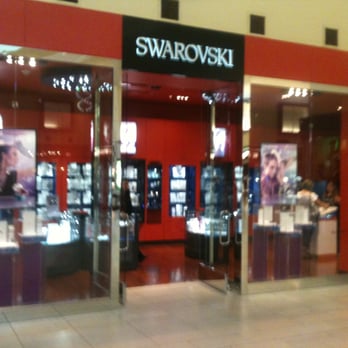 Swarovski en Valley Plaza Mall: lujo, moda y joyería en el corazón de la ciudad