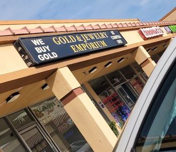 Joyas de Oro: Tienda de Joyería de Lujo y Elegancia – Gold & Jewelry Emporium