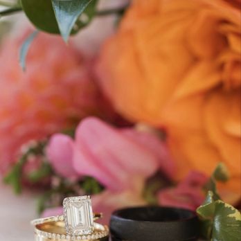 R & H Jewelers: Joyas de lujo, anillos de compromiso y pendientes elegantes