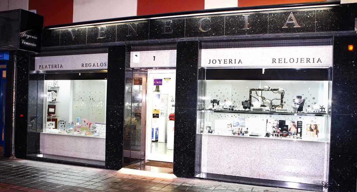 Joyería Venecia: Diseños Exclusivos de Oro y Plata, Pulseras y Collares Artesanales Inspirados en la Elegancia Veneciana