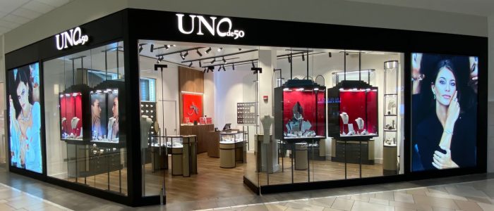 Foto de la fachada de UNOde50 Plaza del Sol – Tienda de moda y accesorios