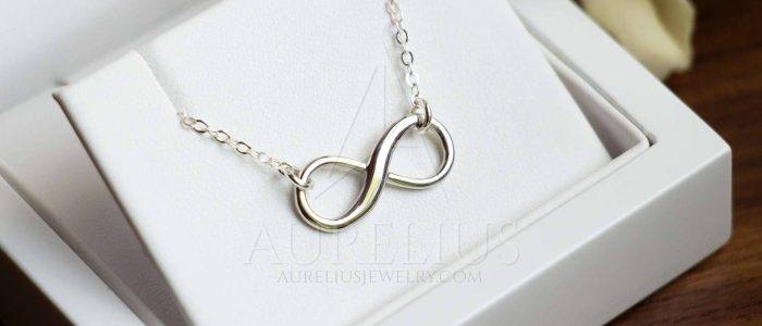 Joyas Infinity: Collares y Pulseras de Diseño Elegante – Joyería de Alta Calidad